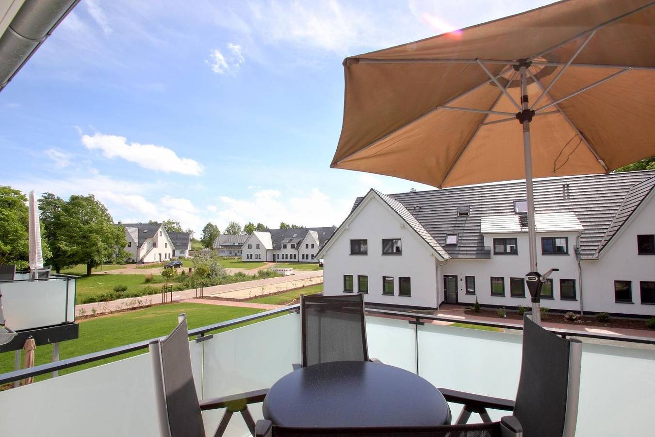Apartamento entero, Strandnahe Fewo mit Balkon, Schwimmbad- und Saunanutzung - Rex Rugia Fewo 10-6 in Lobbe, Mönchgut