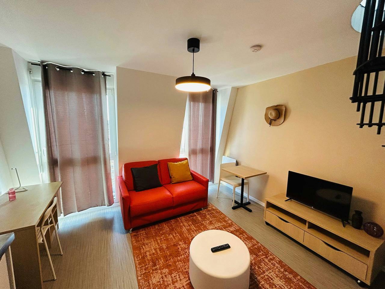 Geheel appartement, We Live In R in Reims, Marne