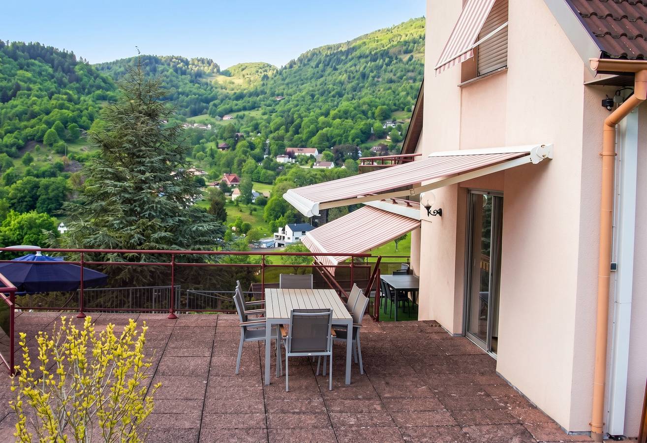 Ganze Wohnung, Bequemes Apartment in Oderen 68 qm mit Gemeinschaftspool in Oderen, Regionaler Naturpark Belchen der Vogesen