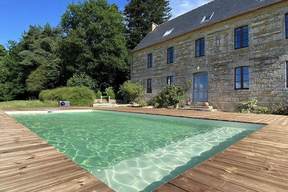 Magnifique Ancienne Ferme de Notables Avec Piscine in Le Quillio, Cotes-d'Armor