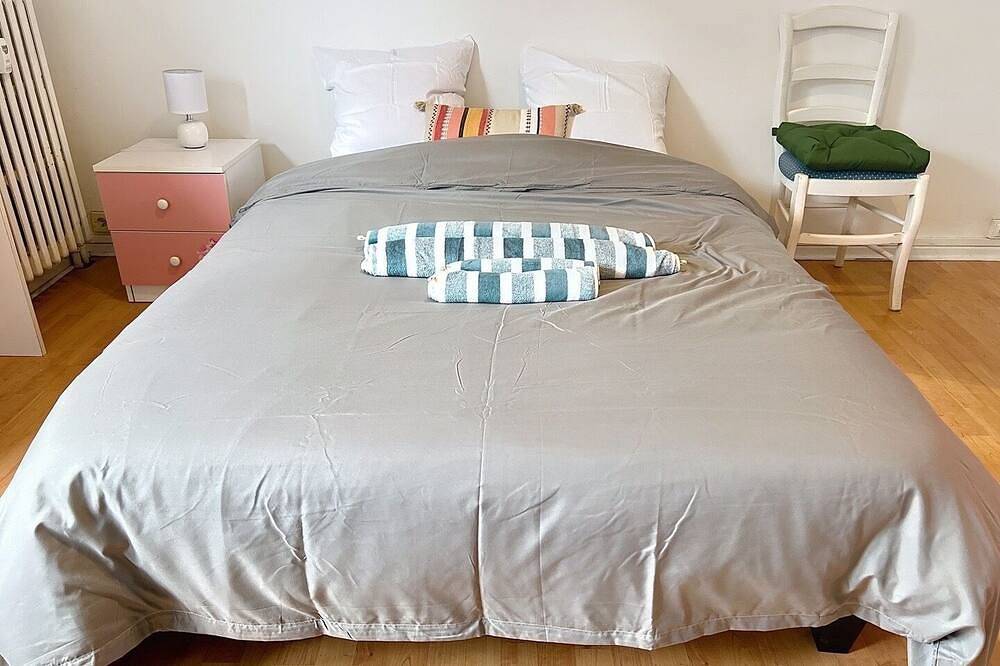 Entire apartment, Bright apartment for 4 people 5 minutes from the center of Lille in Marcq-en-Barœul, Lille region