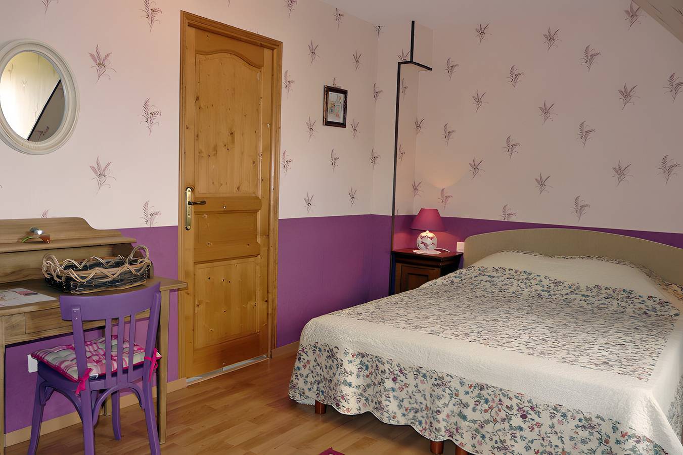 Chambre d’hôtes « Le Logis du Mesnil » avec terrasses, jardin partagé et Wi-Fi in Saint-Aubin-d'Écrosville, Région d'Évreux