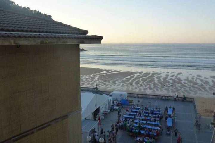 Gîte pour 8 personnes, avec terrasse à Zarautz