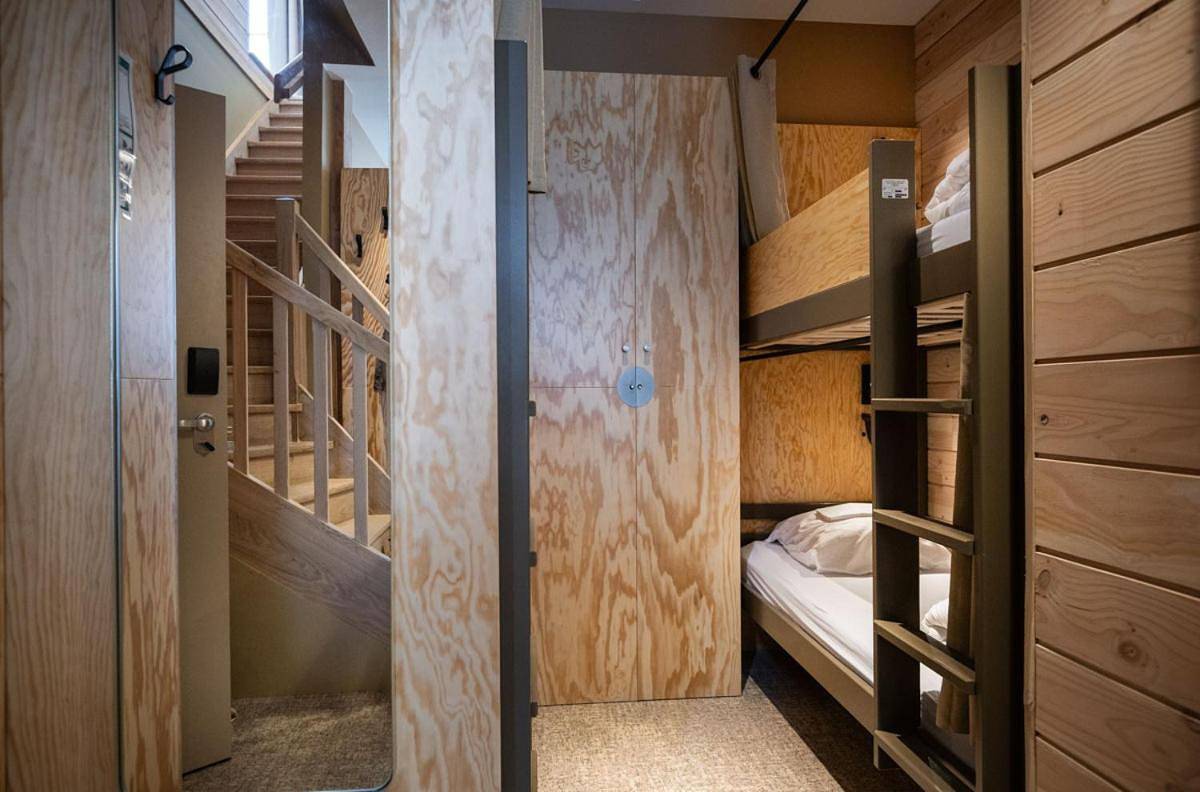 4-Bed Mixed Dormitory Room in Versailles, Yvelines