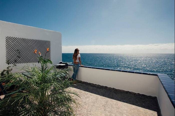 Casita canaria junto al océano Atlántico in Costanera, El Rosario