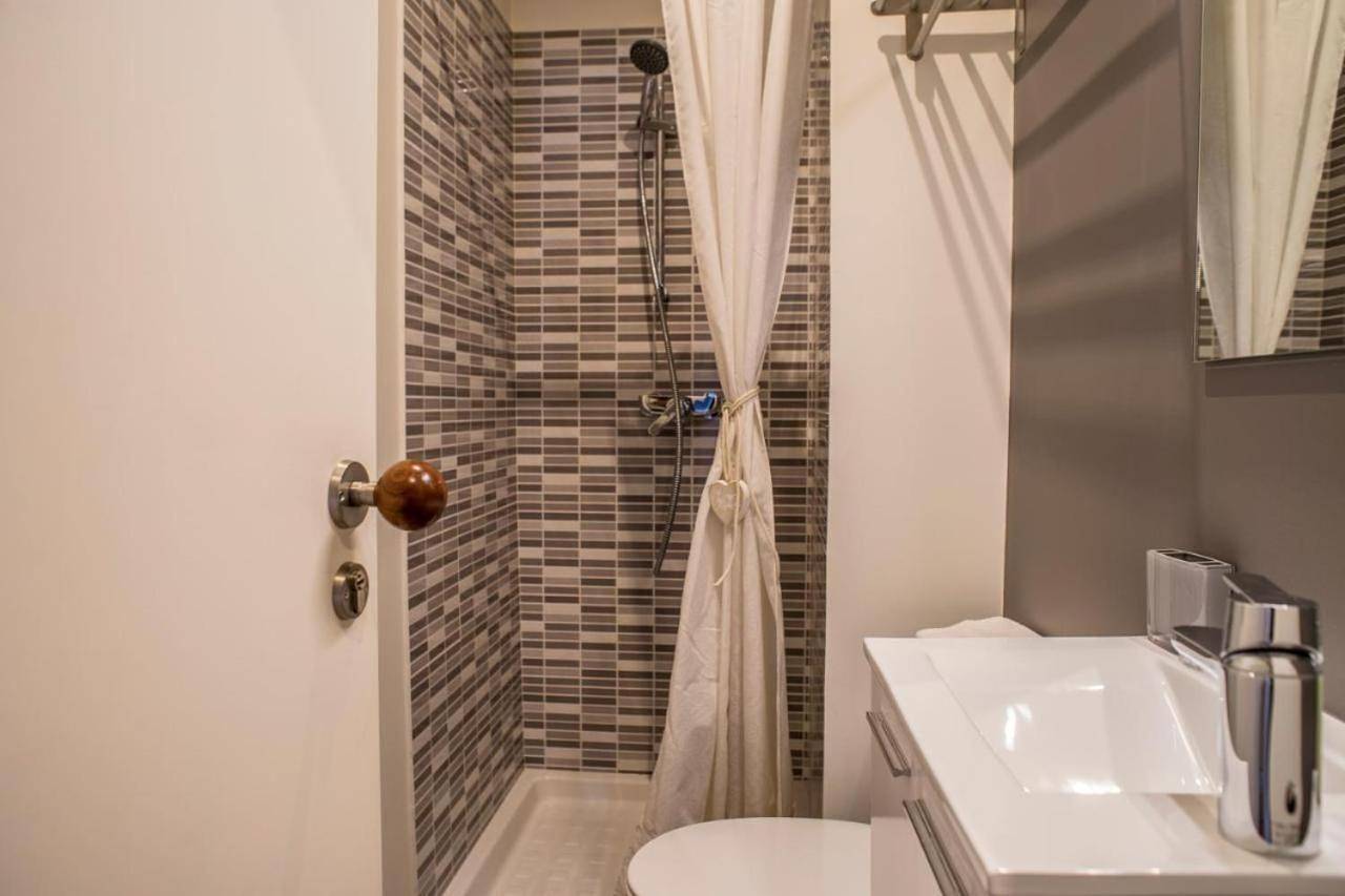 Double Room with Private Bathroom in Cedofeita, Porto