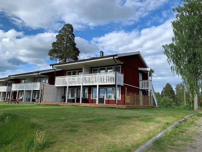 Ferienhaus für 6 Personen, mit Balkon und Garten sowie Seeblick und Ausblick in Ludvika