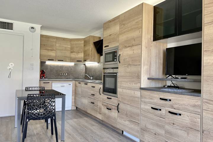 Gîte pour 4 personnes, avec piscine et terrasse dans Plage du Port Fréjus - 4