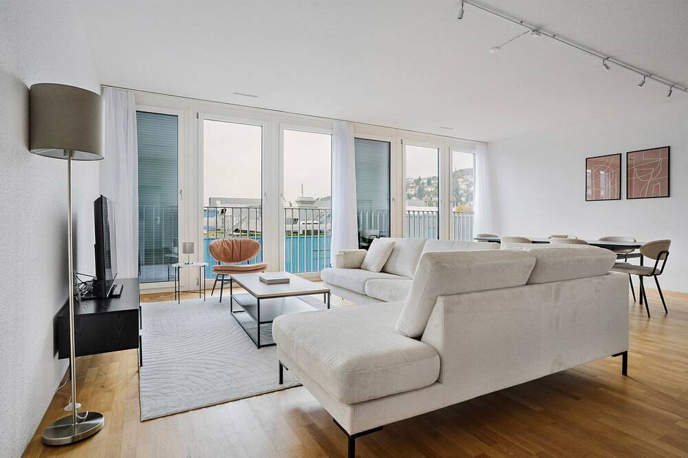 Appartement entier, Blueground | Escher Wyss, view, nr Lake Zurich in Zurich, District de Zurich