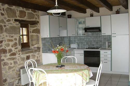 Ferienhaus mit Parkplatz und Garten: Nonards 2km in Puy-d'Arnac, Zentralmassiv