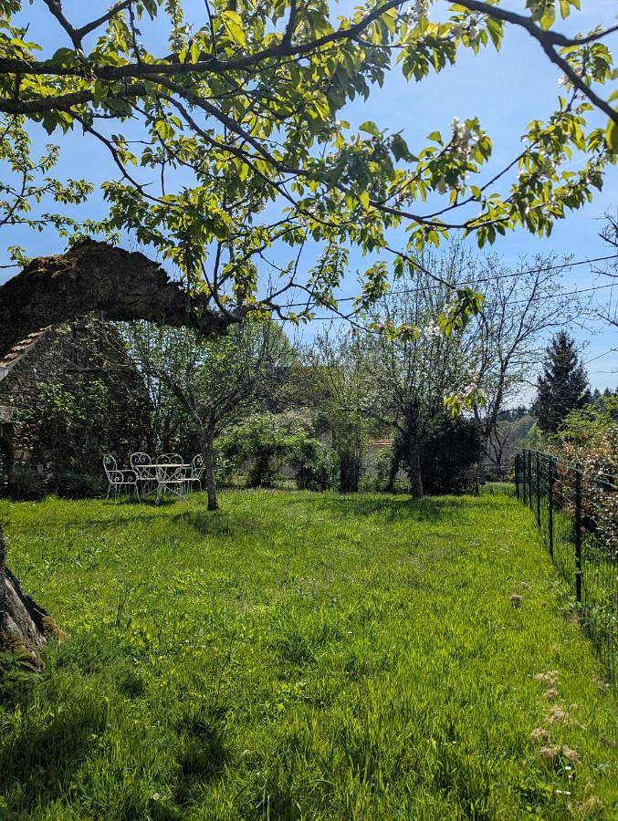 Location de vacances pour 2 personnes, avec Terrasse et Jardin à Leyme - 2