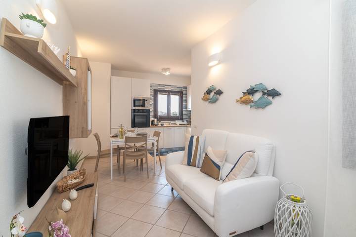 Ganze Wohnung, Apartment 'Elena' mit Balkon, Wlan und Klimaanlage in Santa Teresa di Gallura, Santa Teresa Gallura (Gemeinde)