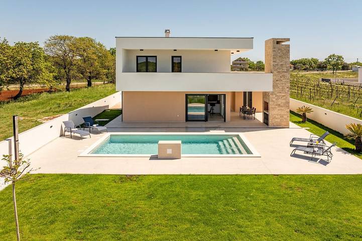 Villa für 6 Personen, mit Balkon und Garten sowie Pool - 1