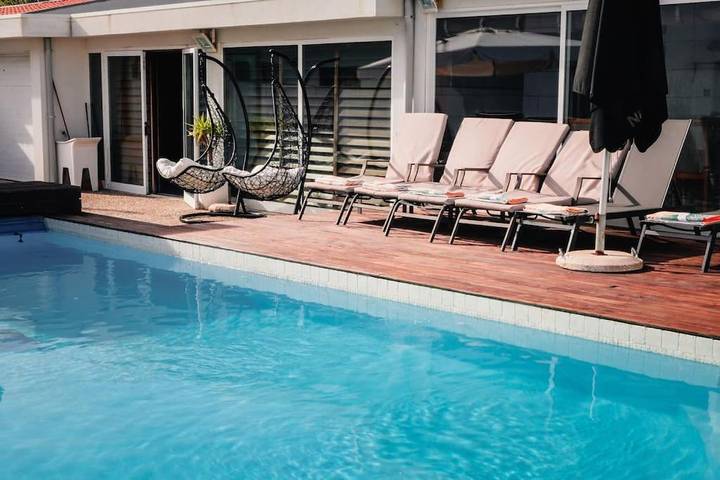 Location de vacances pour 6 personnes, avec piscine et jardin dans Angeiras - 3