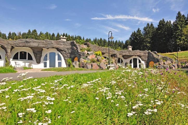 Ferienwohnung für 5 Personen, mit Terrasse und Garten sowie Ausblick in Eisfeld
