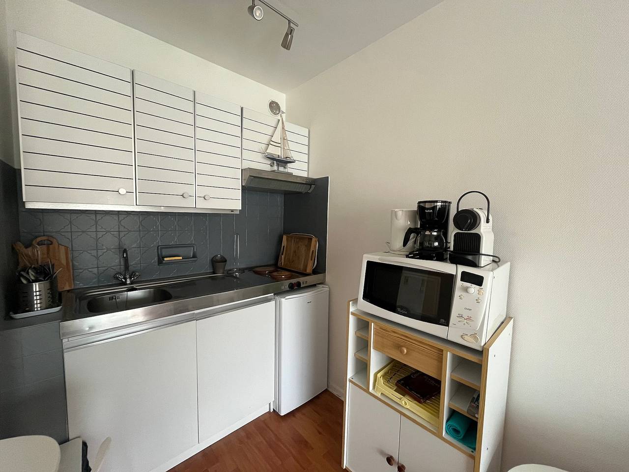 Entire studio, Studio Cozy near Arcachon Beach & Station – Balcony, Elevator, Inclusive Cleaning in Arcachon, Arcachon region