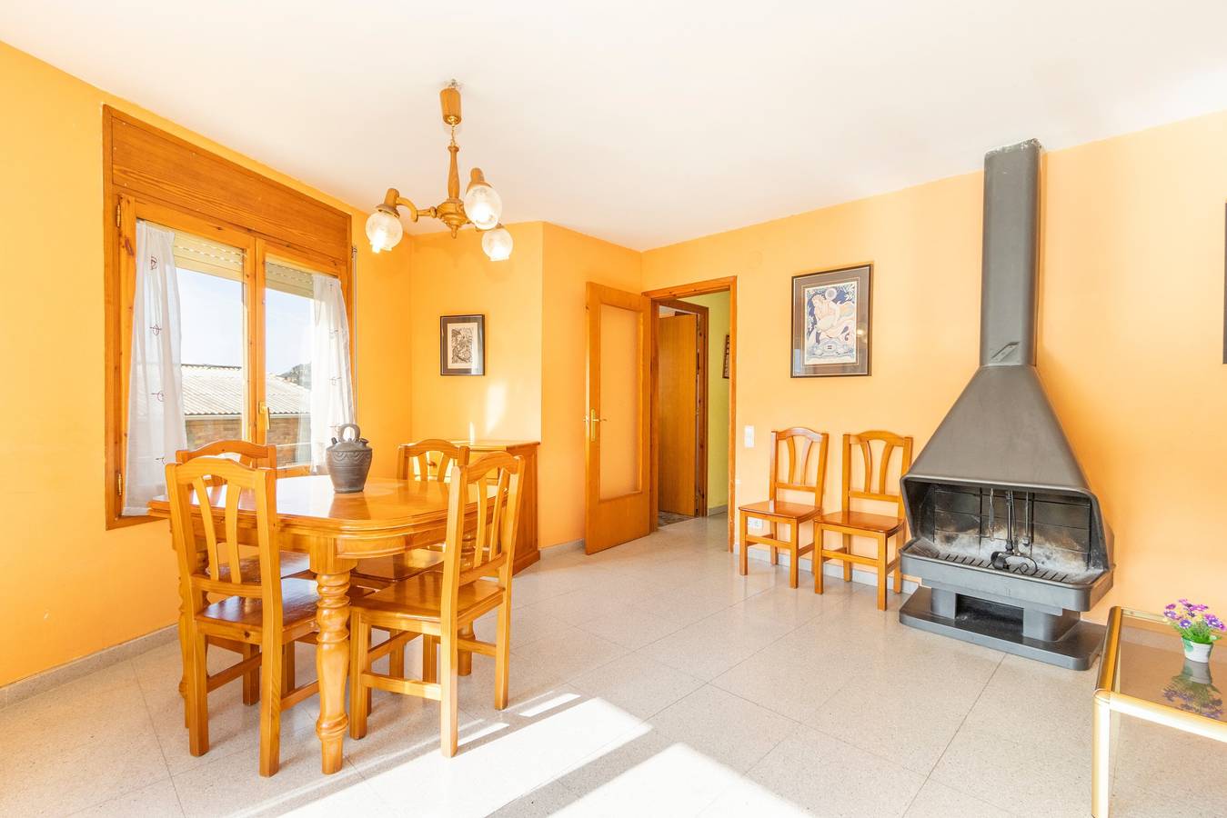 Apartamento entero, Apartamento 'Casa De La Font' en Sant Martí de Barcedanacon piscina compartida y aire acondicionado. in Sant Martí de Barcedana, Gavet de la Conca