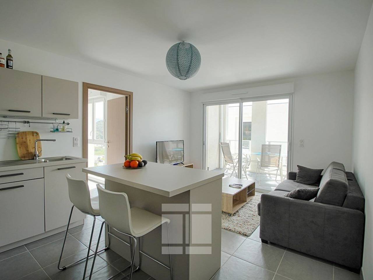 Ganze Wohnung, Moderne 2-Zimmer-Wohnung mit Terrasse, 4 Schlafplätze, Parkplatz, im Herzen von Ajaccio in Ajaccio, Ajaccio und Umgebung