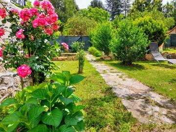 Gîte pour 5 personnes, avec jardin dans Lozère