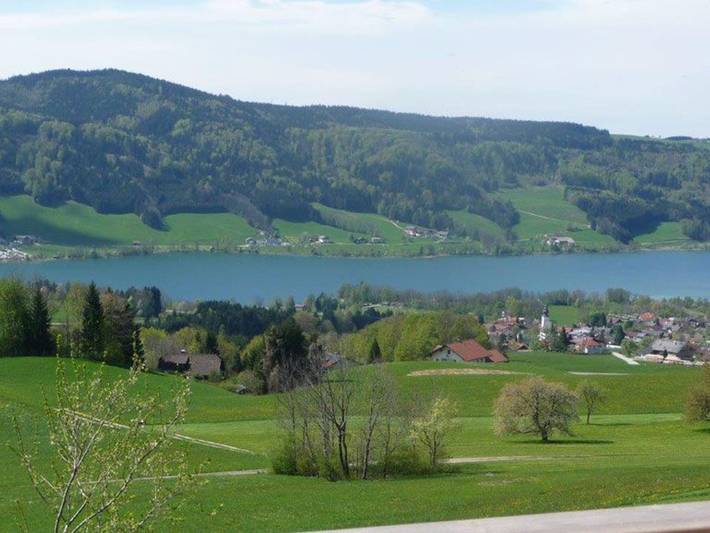 Ferienwohnung für 6 Personen, mit Seeblick und Garten, kinderfreundlich in Irrsee