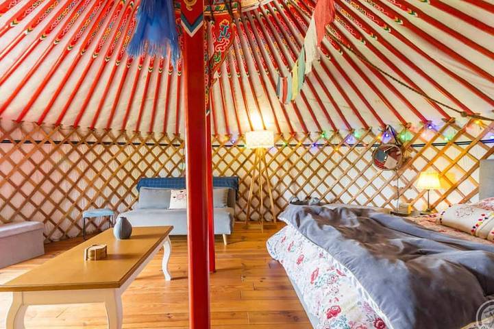Appartement entier, Séjour Nature en Yourte avec Terrasse et Vue Panoramique à Denneville in Denneville, Région de Coutances