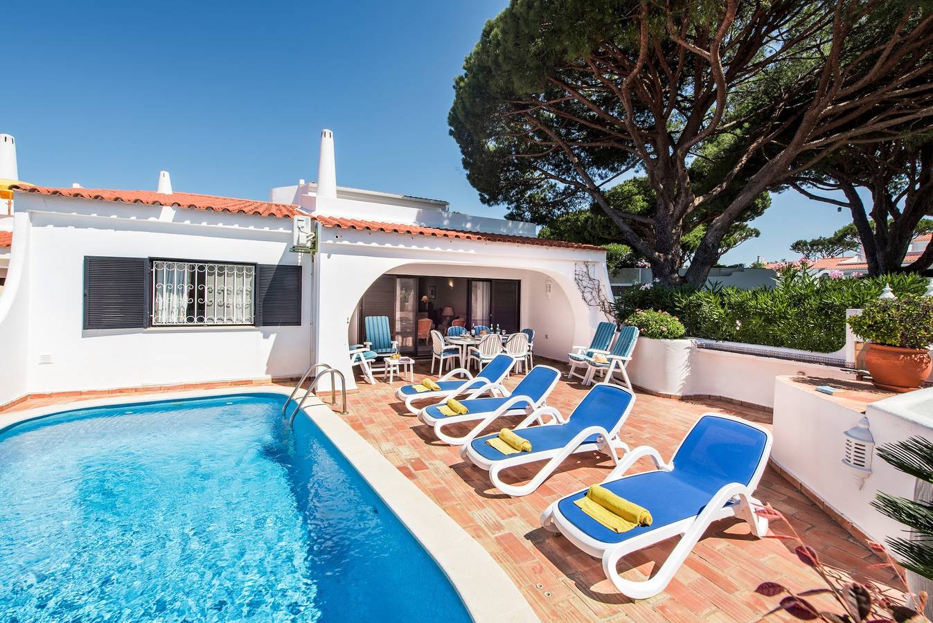 Villa "Mng Elliott 25" with Private Pool & Wi-Fi in Vale do Lobo, Almancil
