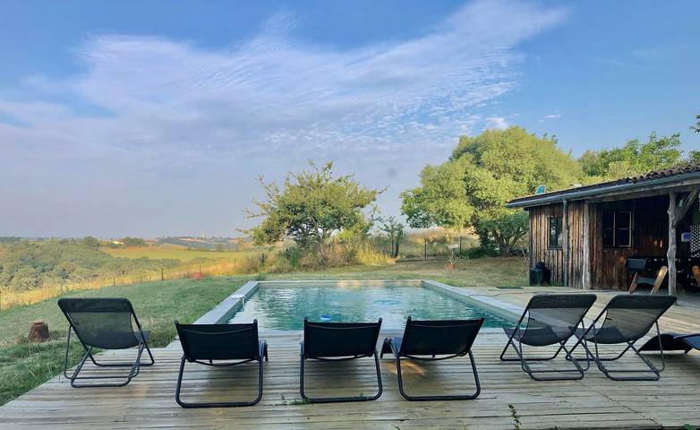 Gîte pour 6 personnes, avec piscine ainsi que jardin et terrasse, animaux acceptés