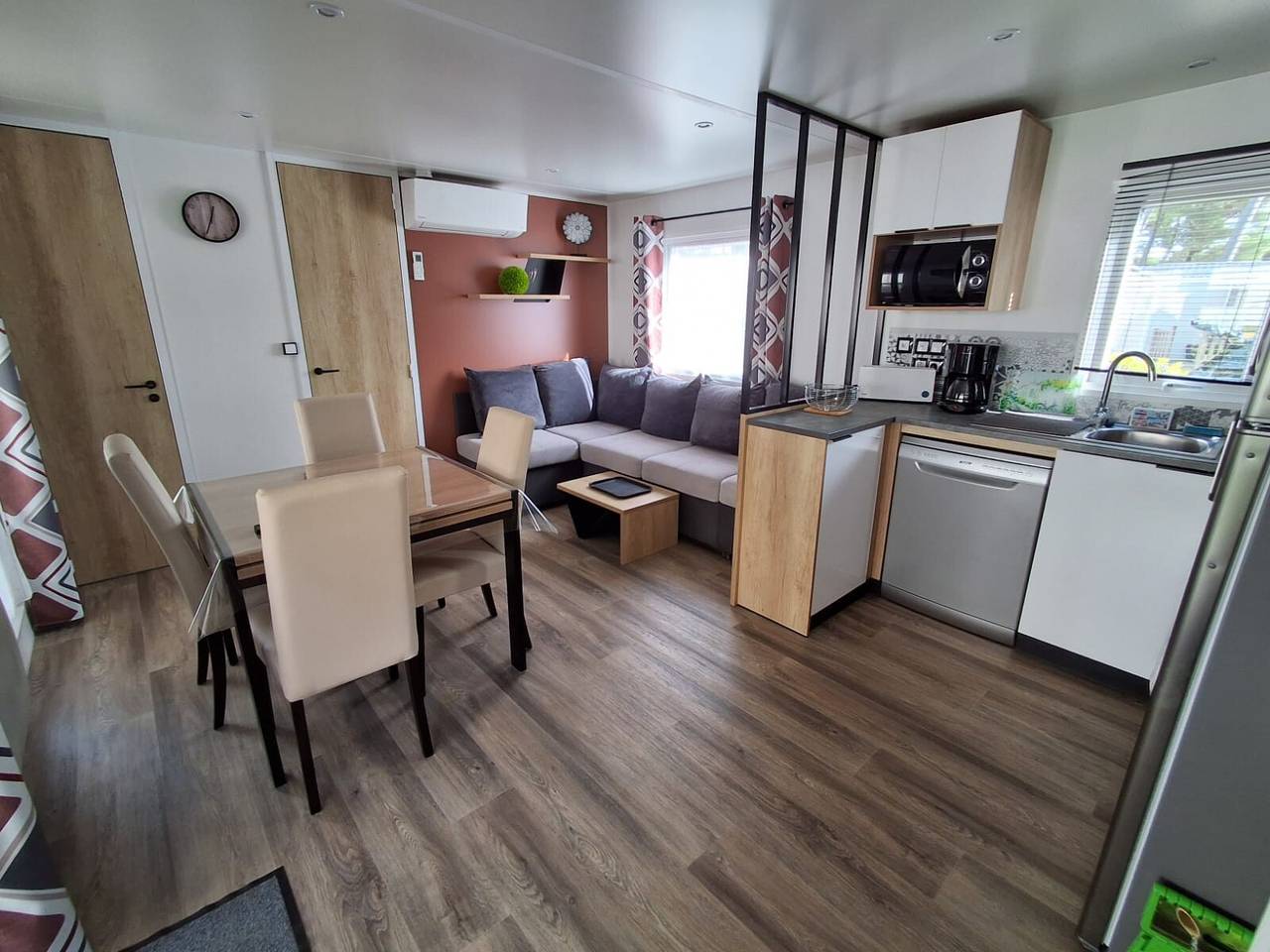 Mobilheim „Mh 338 Ronce Les Bains“ mit Gemeinschaftspool, privater Terrasse und Klimaanlage in La Tremblade, Côte de Beauté