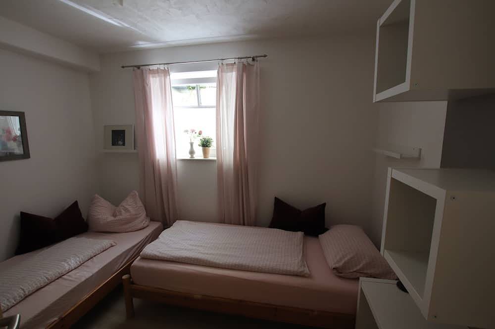 Ganze Wohnung, Ruhige,zentral gelegene Fewo zwischen Bodensee und Alpen in Eglofs, Argenbühl