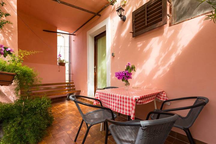 Ferienwohnung für 5 Personen, mit Balkon/Terrasse in Mali Lošinj