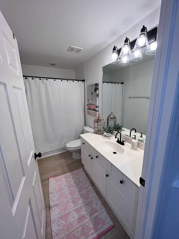 Ganze Wohnung, Relax & Unwind in Bonita Springs – Stylish Condo Near Beaches, Dining & Golf! in Vanderbilt Lakes, Bonita Springs