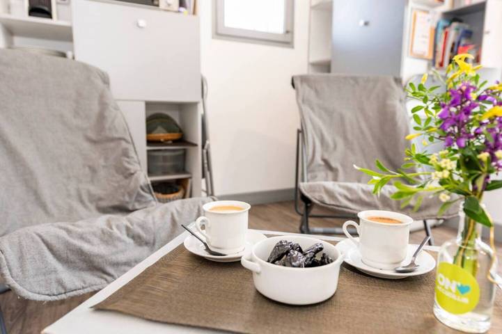 Studio entier, Studio "Petit Nid Cosy De L' Albret" avec terrasse privée, jardin privé, Wi-Fi et petite buanderie in Nérac, Région de Nérac