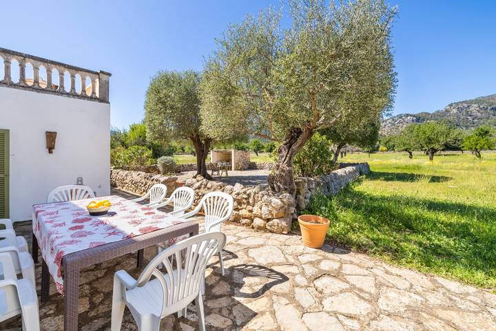 Villa 'Casa De Los Almendros' mit Bergblick, privatem Pool und Wi-Fi in Selva, Mallorca Inselmitte