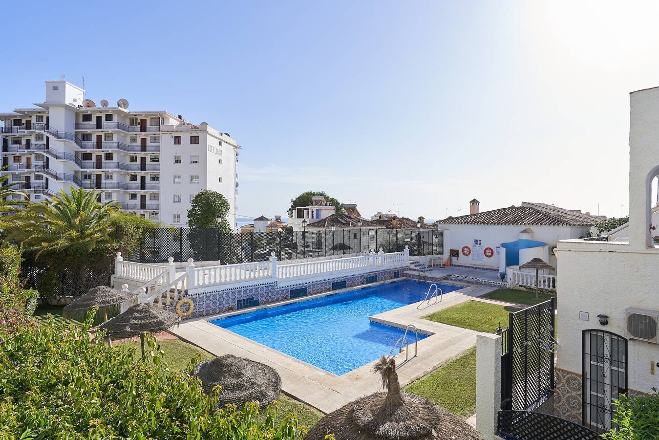 Apartamento inteiro, Apartamento "Verano Azul" com Piscina, A/C & Wi-Fi in Playa de Burriana, Nerja