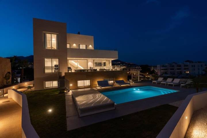 Villa voor 12 personen, with tuin and terras as well as zwembad in Fuengirola