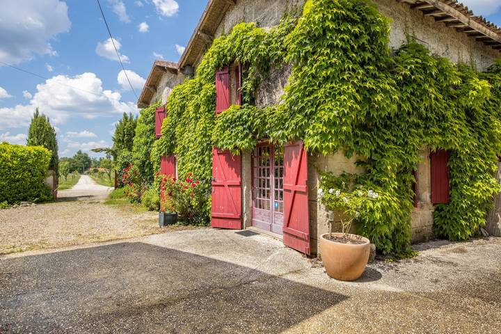 Location de vacances pour 3 personnes, avec Jardin dans Arveyres, Région de Libourne