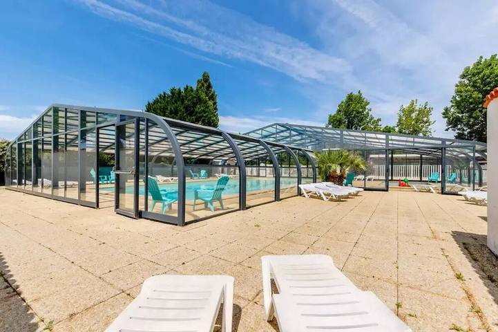 Camping pour 4 personnes, avec piscine et jardin à Talmont-Saint-Hilaire