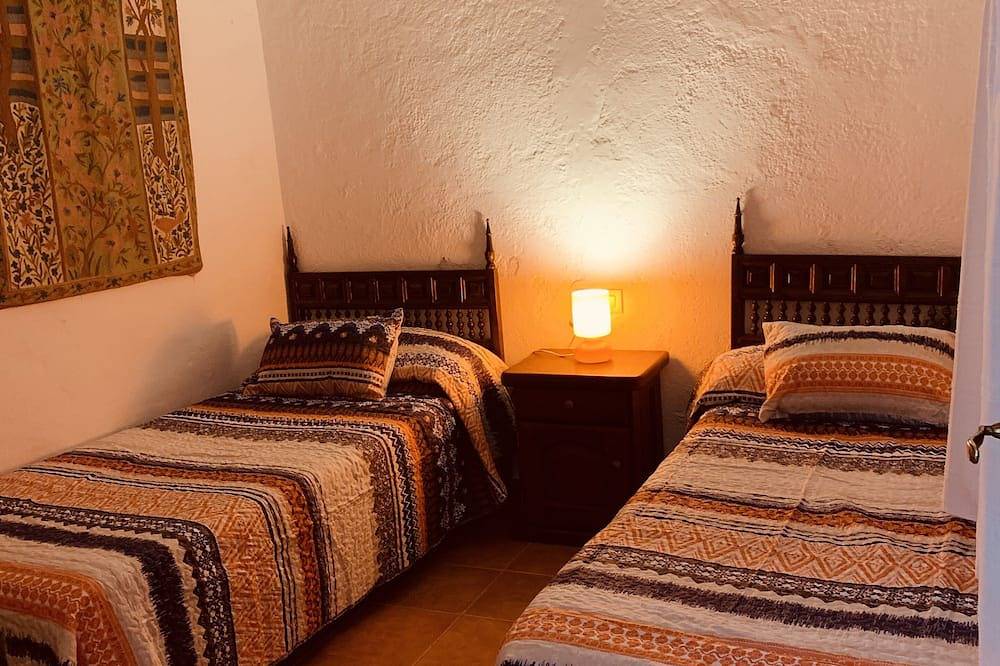 Casa Rural con jacuzzy en las Alpujarras Granadinas in Laroles, Nevada (Granada)