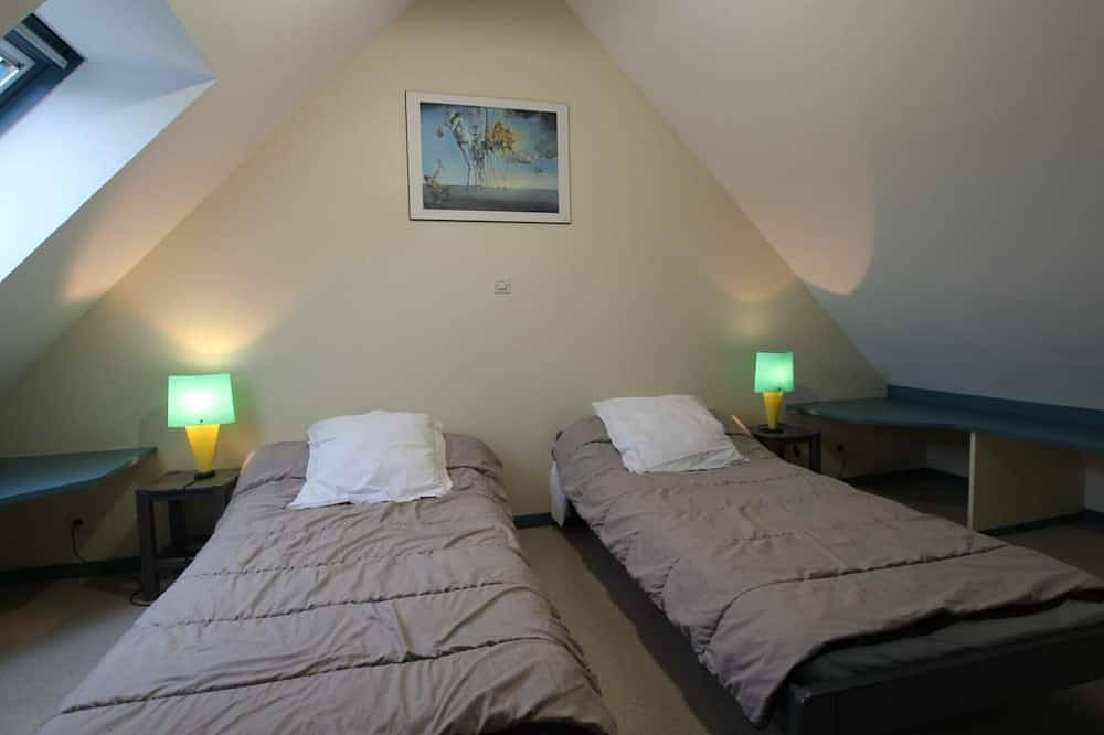Casa junto al mar con actividades deportivas, internet y mascotas bienvenidas. in Siouville-Hague, Côte de la Déroute