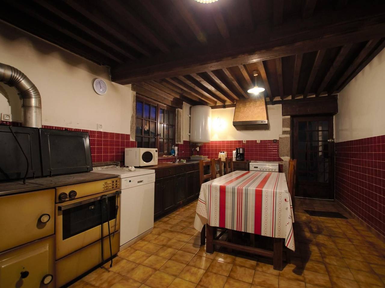 Encantadora casa de 3 dormitorios renovada en Morvan in Quarré-les-Tombes, Parque natural de Morvan
