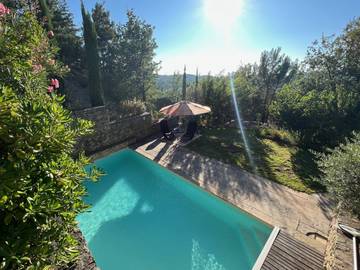 Gîte pour 2 personnes, avec jardin ainsi que terrasse et piscine à Mollans-sur-Ouvèze