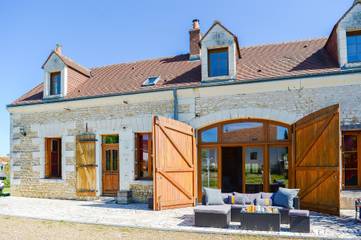 Gîte pour 10 personnes, avec jardin et terrasse à Francueil