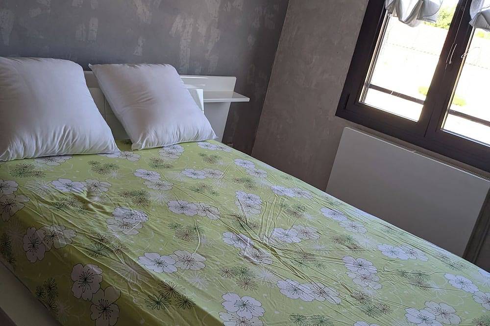 Chambre Avec vue sur la Piscine in Périgny, Región de La Rochelle