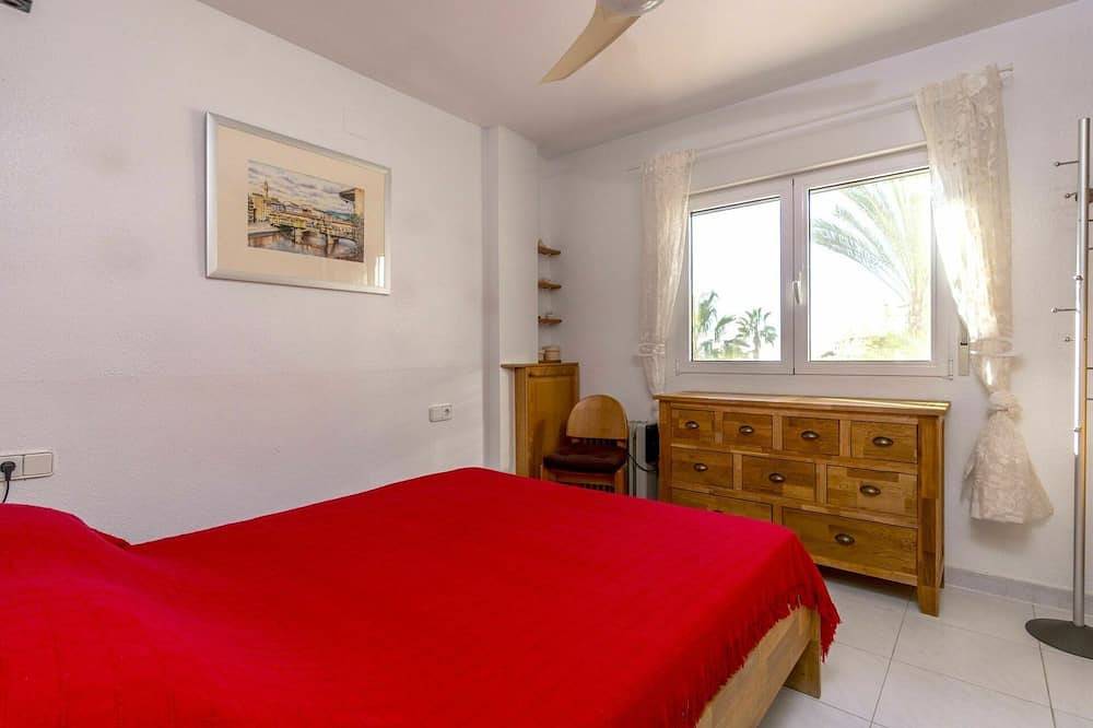Ganze Wohnung, Angenehme Wohnung für 4 Gäste mit  W-Lan, Klimaanlage, Pool, Tv, Terrasse und Parkplatz in Dehesa de Campoamor, Orihuela