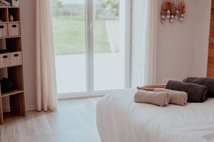 Gîte pour 11 personnes, avec jacuzzi ainsi que jardin et sauna à Bois-de-Céné - 4