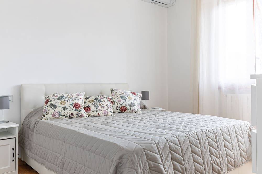 Villa near the sea exclusive garden, parking, wi -fi, bbq in Marina di Pietrasanta, Pietrasanta