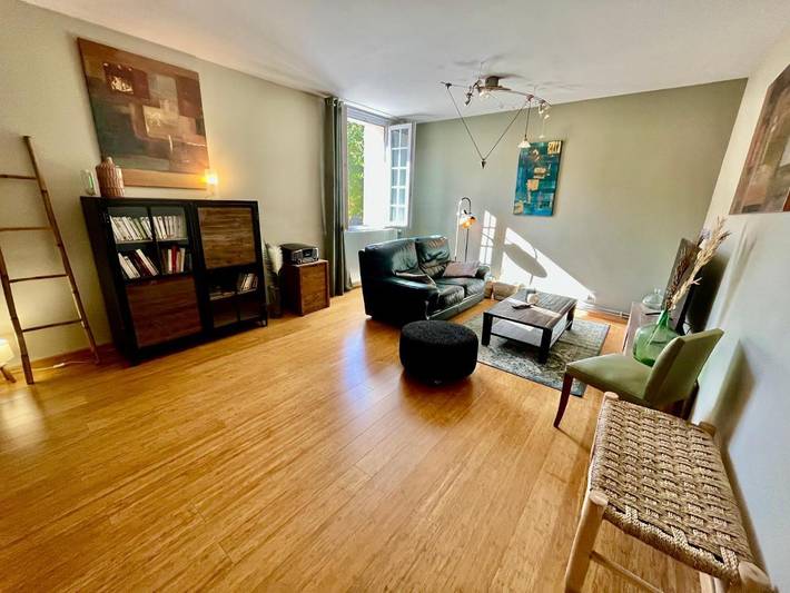 Gîte pour 5 personnes, avec Vue dans Basilique Sainte Marie Madeleine Saint Maximin