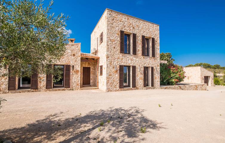 Acogedor apartamento con piscina exterior y barbacoa in Montuiri, Interior de Mallorca