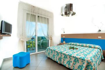 Hotel für 2 Personen, mit Garten und Pool sowie Kinderpool in San Vincenzo