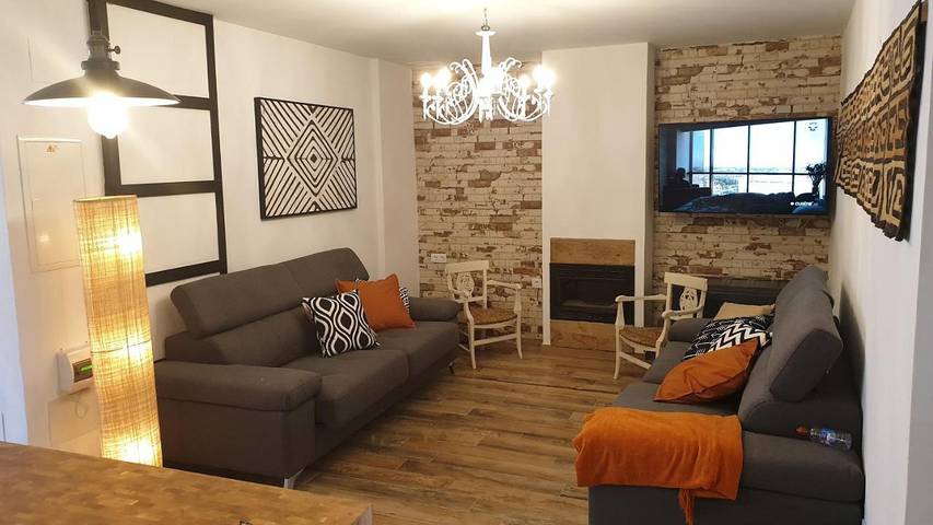 Casa rural para 8 personas, con piscina y terraza en Alpera